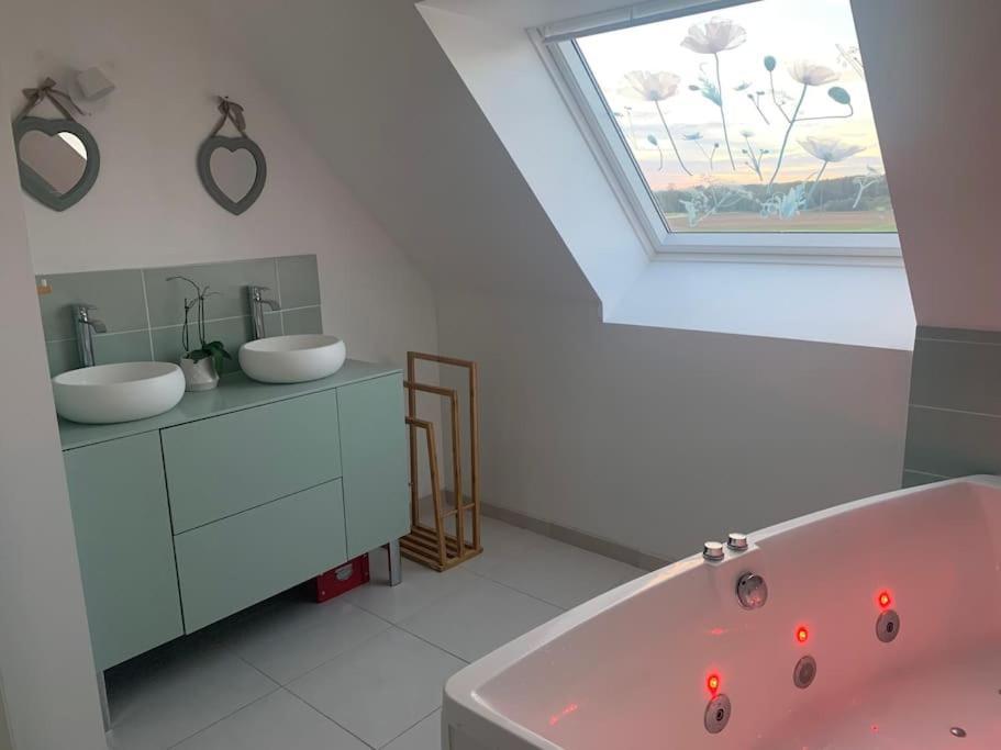 Maison Individuelle, Campagne, 3 Chambres, Baignoire Balneo 2 Places Genech Kültér fotó